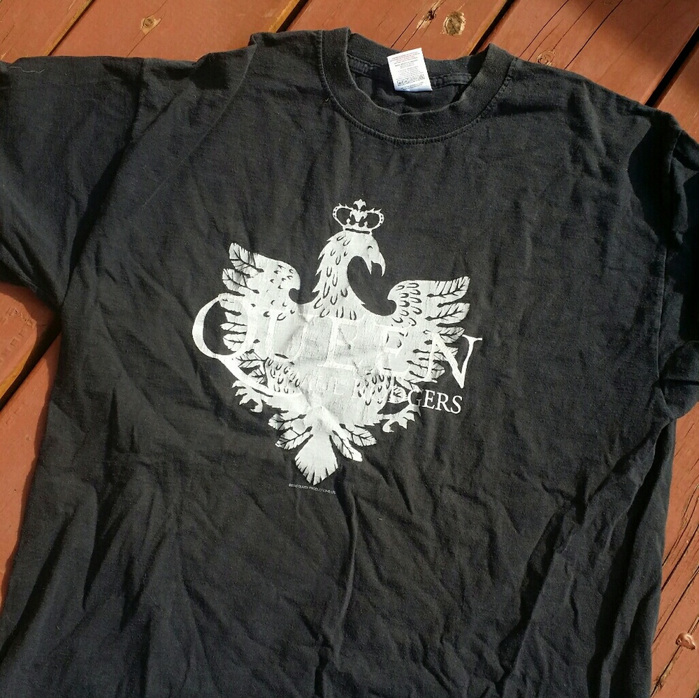 Vintage Queens band shirt